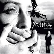 Pochette de : UN PEU BRISÉE - YOANNA (CD)